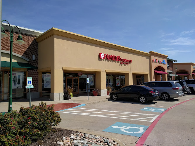 Famous Footwear Outlet