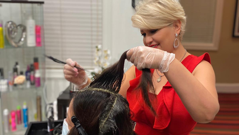 Roya Mazloom Salon